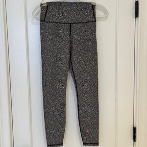 Varley Luna Leggings 25”, Neutral Motif, Size Small